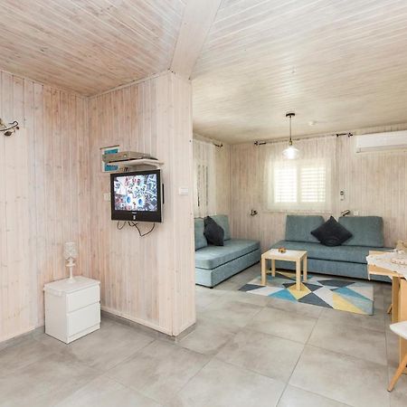 Leyad Hashmura Lodging Yesod Hamaala Buitenkant foto