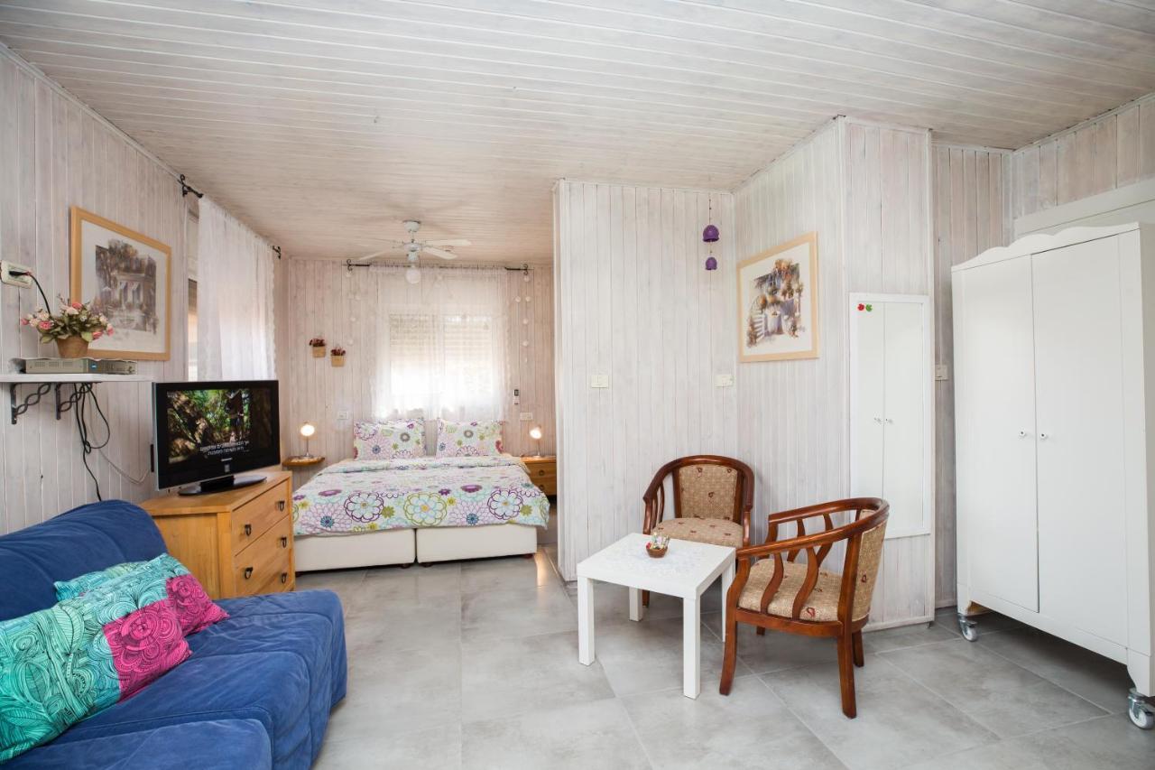 Leyad Hashmura Lodging Yesod Hamaala Buitenkant foto
