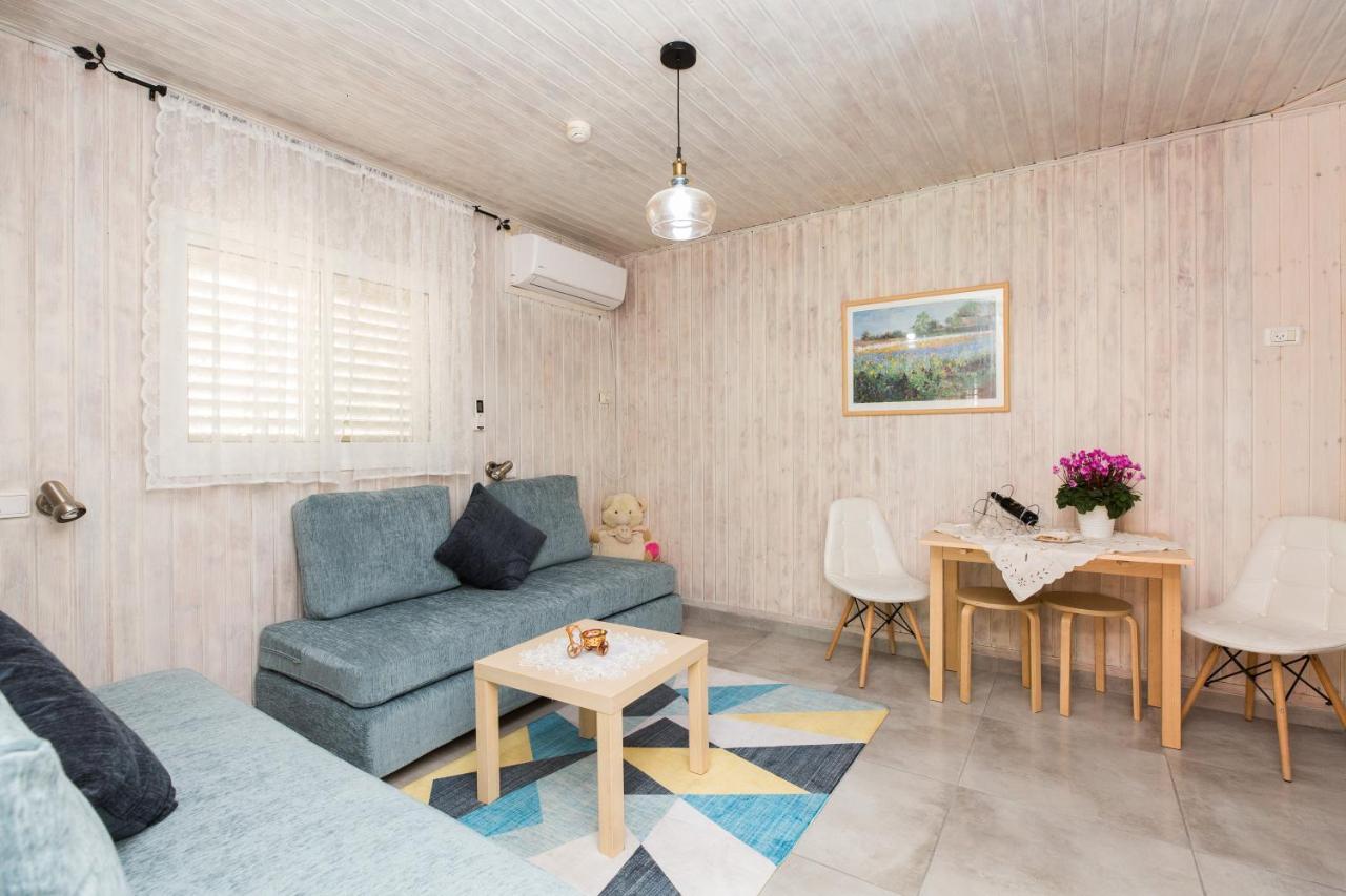 Leyad Hashmura Lodging Yesod Hamaala Buitenkant foto