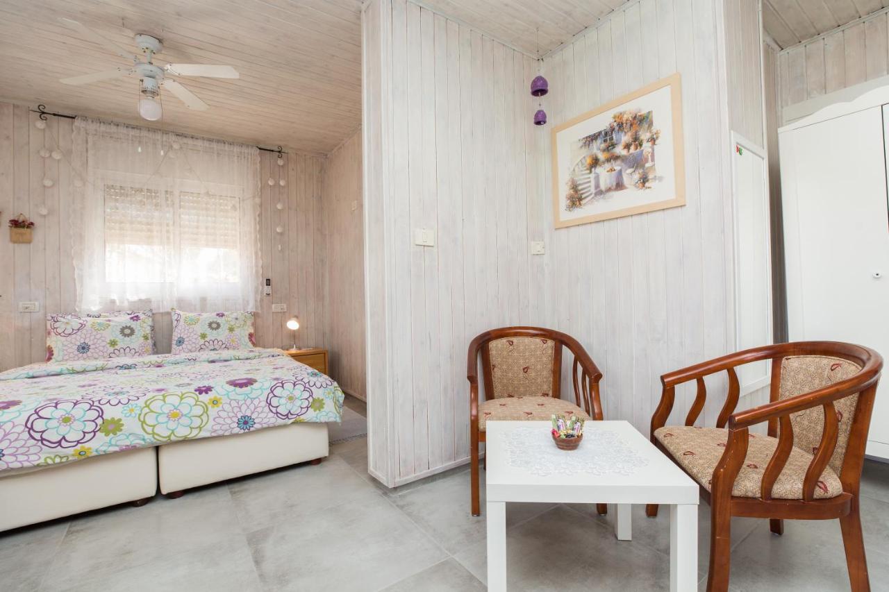 Leyad Hashmura Lodging Yesod Hamaala Buitenkant foto
