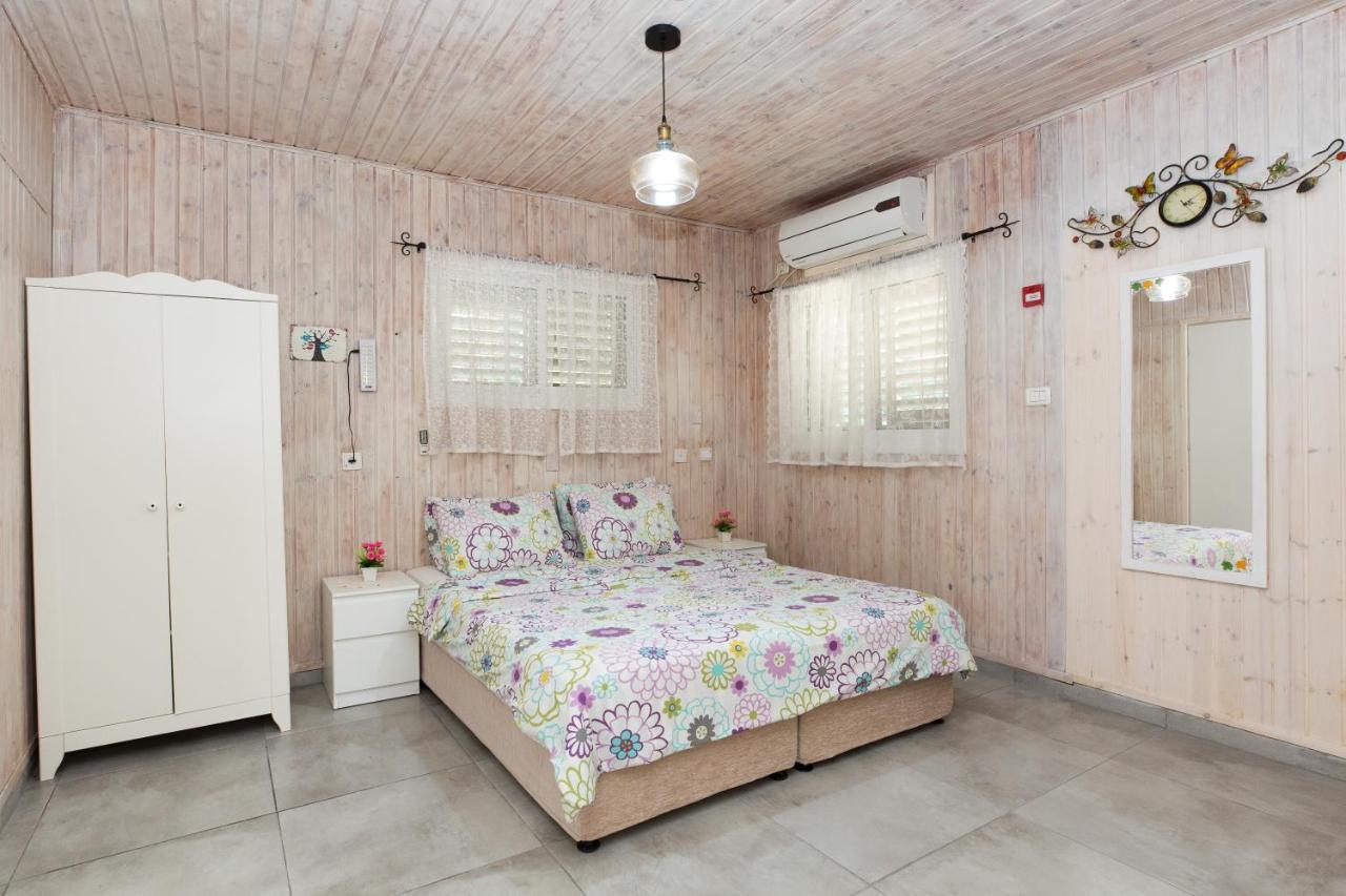 Leyad Hashmura Lodging Yesod Hamaala Buitenkant foto