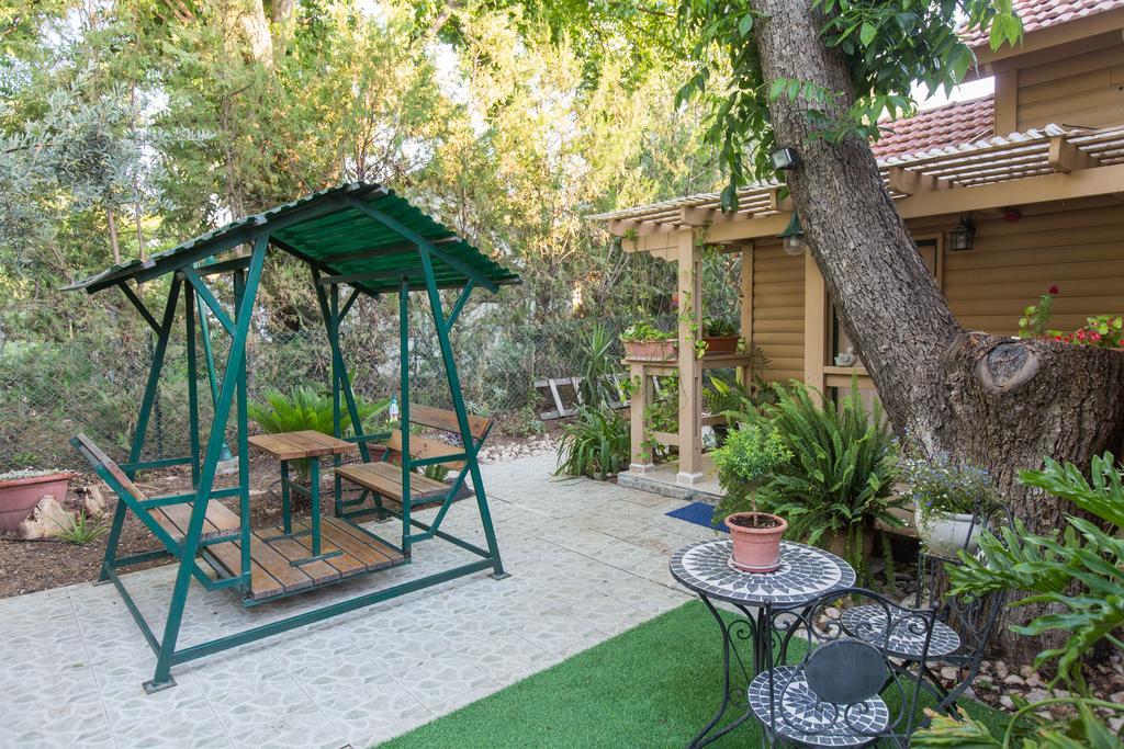 Leyad Hashmura Lodging Yesod Hamaala Buitenkant foto